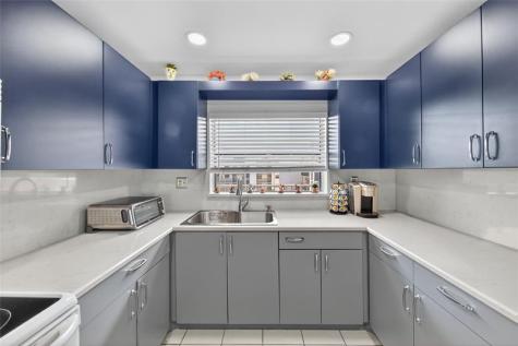 10145 Sunrise Lakes Boulevard Sunrise FL 33322