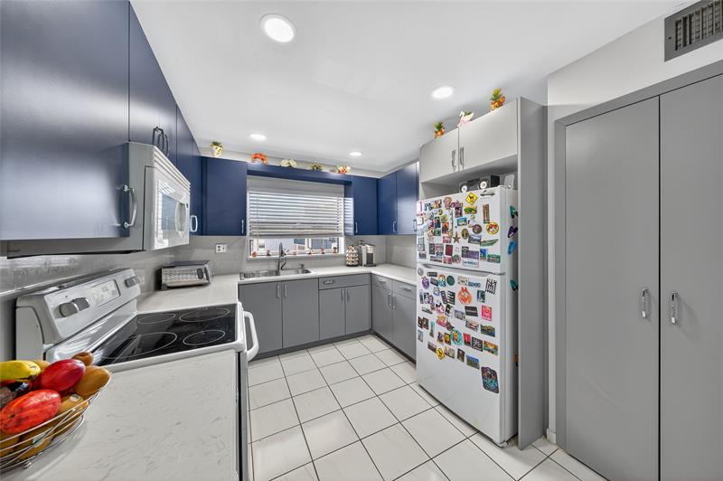 10145 Sunrise Lakes Boulevard Sunrise FL 33322