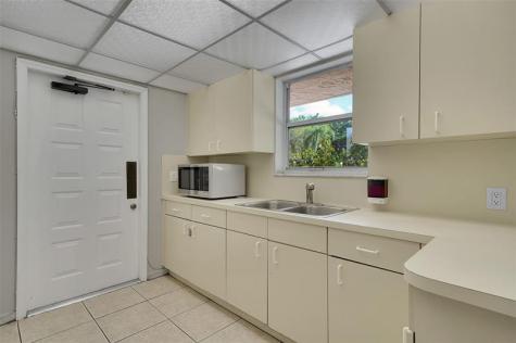 10368 NW 24th Place Sunrise FL 33322