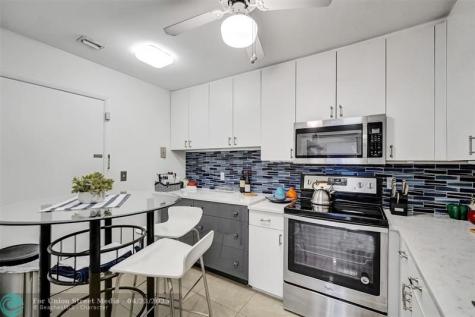 4060 N Hills Drive Hollywood FL 33021