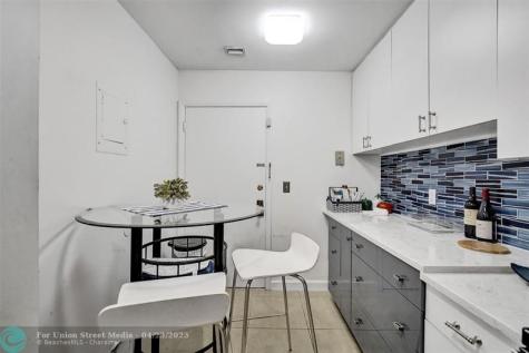4060 N Hills Drive Hollywood FL 33021