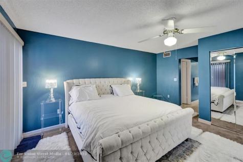 4060 N Hills Drive Hollywood FL 33021