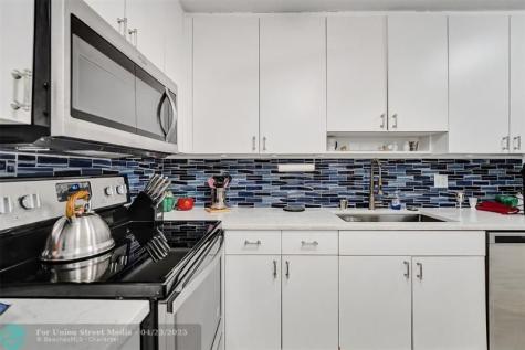 4060 N Hills Drive Hollywood FL 33021