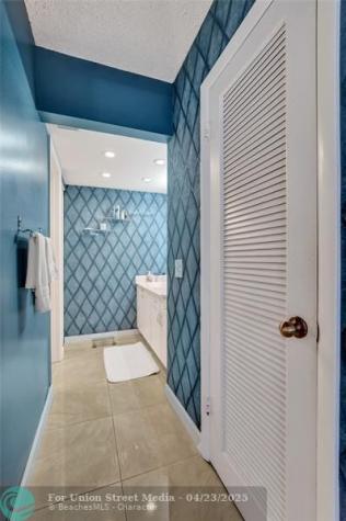 4060 N Hills Drive Hollywood FL 33021