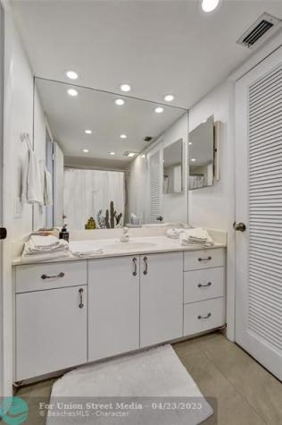 4060 N Hills Drive Hollywood FL 33021