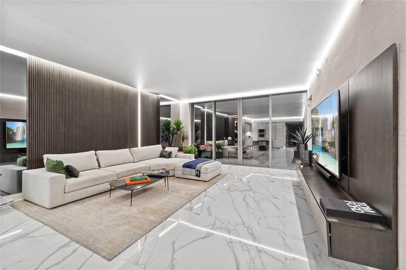 18975 Collins Avenue Sunny Isles Beach FL 33160