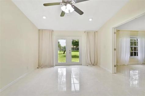 5544 Lakewood Circle Pompano Beach FL 33063