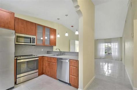 5544 Lakewood Circle Pompano Beach FL 33063