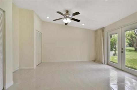 5544 Lakewood Circle Pompano Beach FL 33063