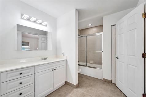 1743 NE 4th Avenue Fort Lauderdale FL 33305