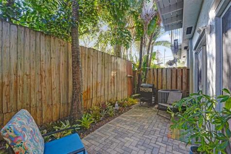 1743 NE 4th Avenue Fort Lauderdale FL 33305