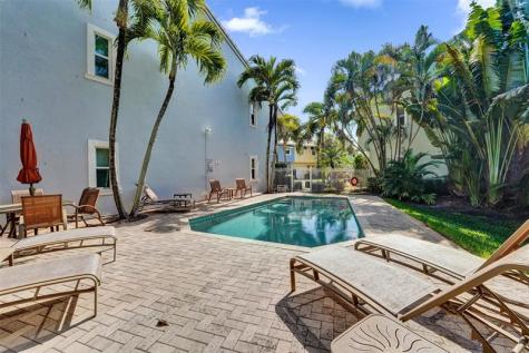 1743 NE 4th Avenue Fort Lauderdale FL 33305