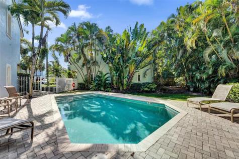 1743 NE 4th Avenue Fort Lauderdale FL 33305