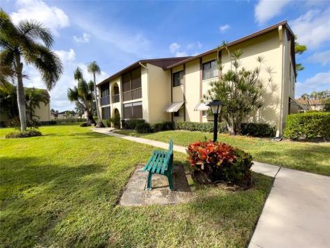 329 Knotty Pine Circle Greenacres FL 33463
