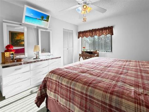 329 Knotty Pine Circle Greenacres FL 33463