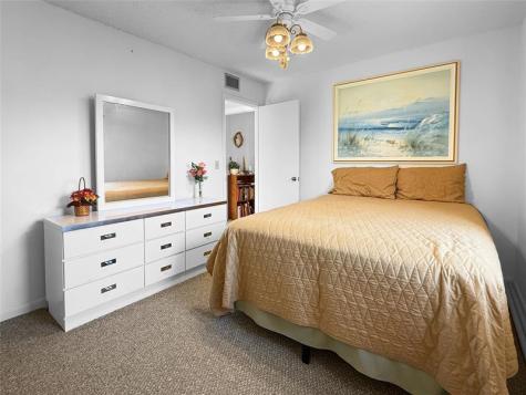 329 Knotty Pine Circle Greenacres FL 33463