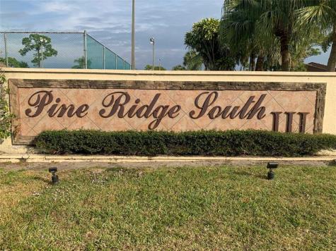329 Knotty Pine Circle Greenacres FL 33463