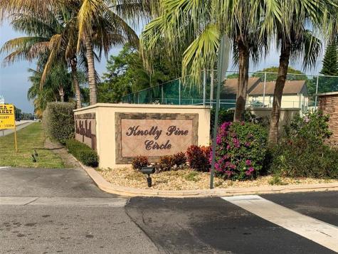 329 Knotty Pine Circle Greenacres FL 33463