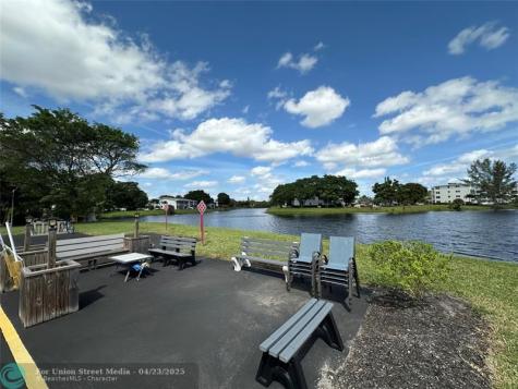 4108 Cambridge E Deerfield Beach FL 33442