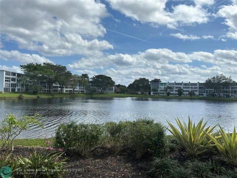 4108 Cambridge E Deerfield Beach FL 33442