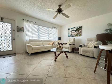 4108 Cambridge E Deerfield Beach FL 33442