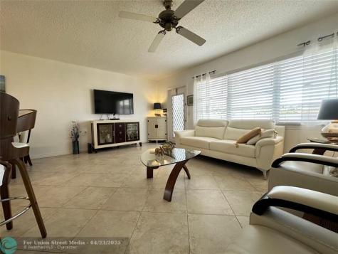 4108 Cambridge E Deerfield Beach FL 33442