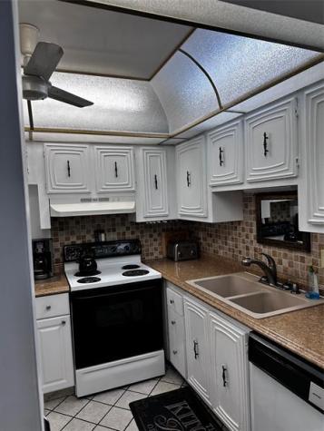 2831 Somerset Drive Lauderdale Lakes FL 33311