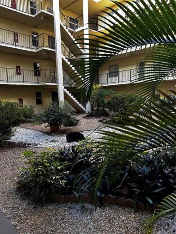 2831 Somerset Drive Lauderdale Lakes FL 33311