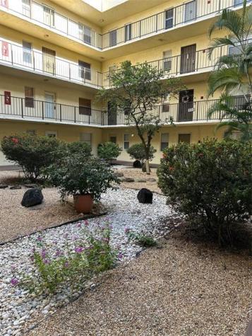 2831 Somerset Drive Lauderdale Lakes FL 33311