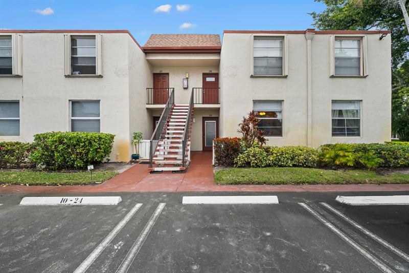 10 Willowbrook Lane Delray Beach FL 33446