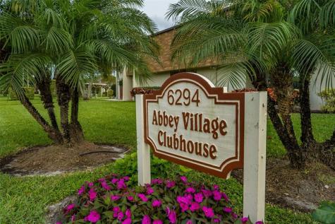 10 Willowbrook Lane Delray Beach FL 33446