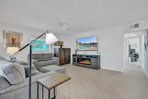 935 SE 9th Avenue Pompano Beach FL 33060