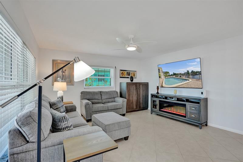 935 SE 9th Avenue Pompano Beach FL 33060