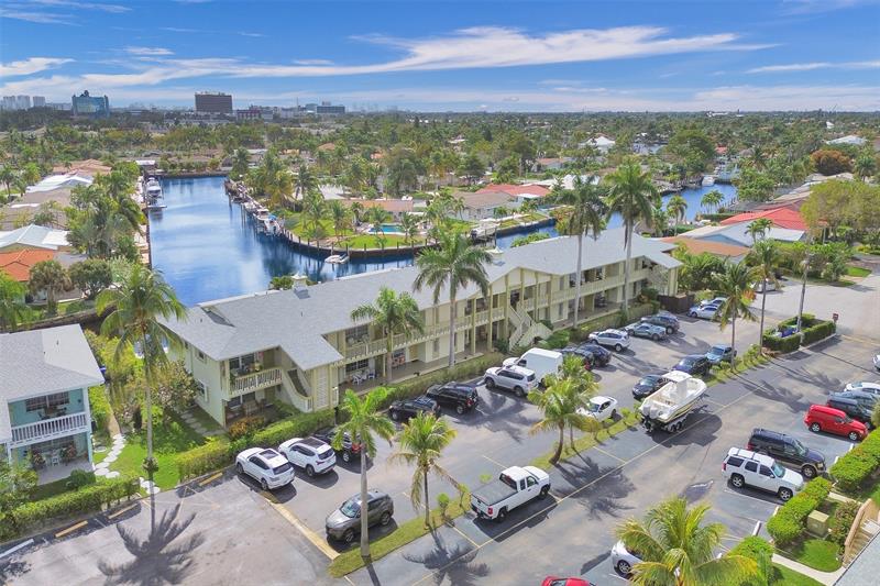 935 SE 9th Avenue Pompano Beach FL 33060