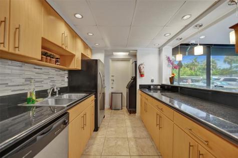 1100 SE 5th Court Pompano Beach FL 33060