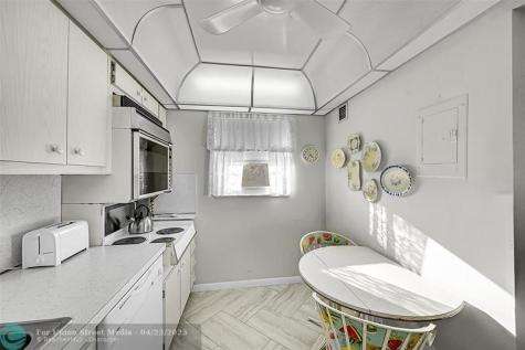 555 NW 4th Avenue Boca Raton FL 33432