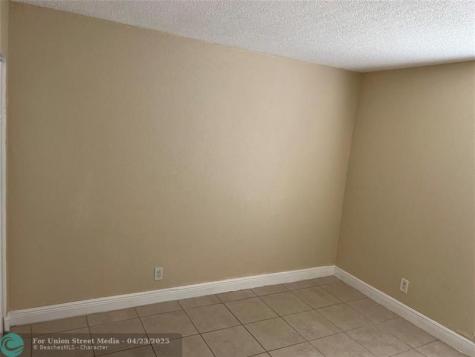 4425 Treehouse Lane Tamarac FL 33319