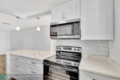 300 SW Golfview Terrace Boynton Beach FL 33426