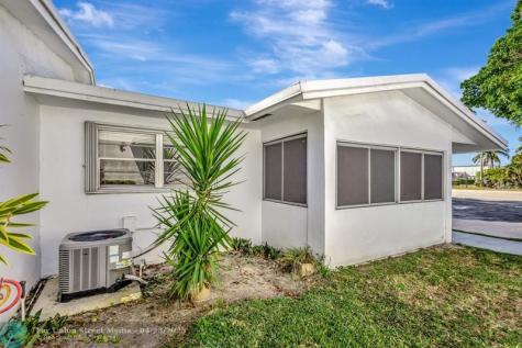 300 SW Golfview Terrace Boynton Beach FL 33426