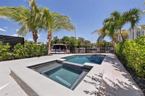 621 SW 5 Place Fort Lauderdale FL 33315