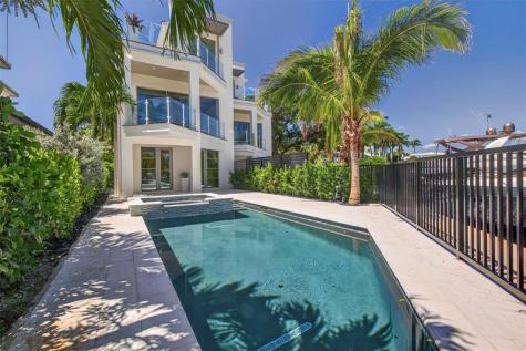621 SW 5 Place Fort Lauderdale FL 33315