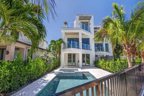 621 SW 5 Place Fort Lauderdale FL 33315