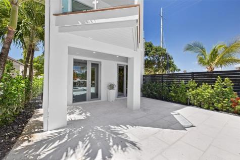 621 SW 5 Place Fort Lauderdale FL 33315