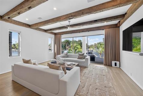 621 SW 5 Place Fort Lauderdale FL 33315