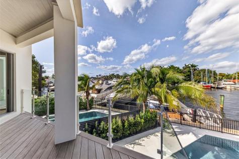 621 SW 5 Place Fort Lauderdale FL 33315