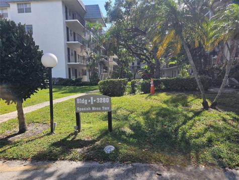 3280 Spanish Moss Terrace Lauderhill FL 33319