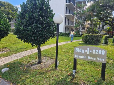 3280 Spanish Moss Terrace Lauderhill FL 33319