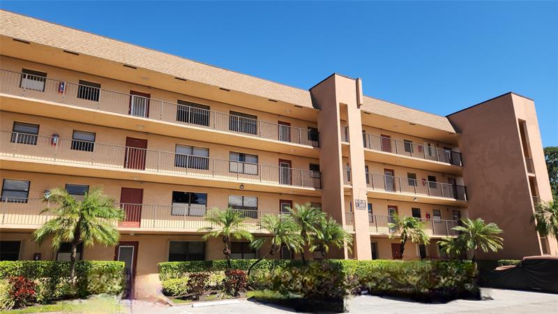 10467 S Sunrise Lakes Boulevard Sunrise FL 33322