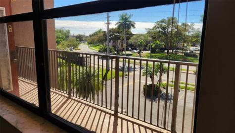 10467 S Sunrise Lakes Boulevard Sunrise FL 33322