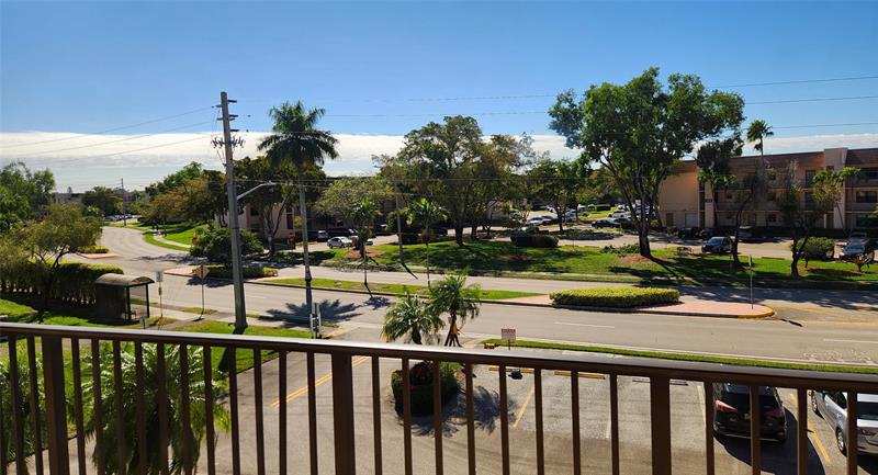 10467 S Sunrise Lakes Boulevard Sunrise FL 33322